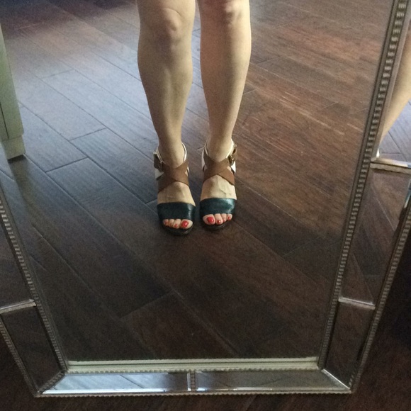 Michael kors shoes - Picture 2 of 4